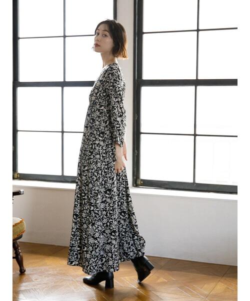 koe（コエ）の「【回収商品】袖ドロスト花柄プリントマキシワンピース*（ワンピース・レディース・ブラック/ネイビー・FREE）」の20枚目の写真