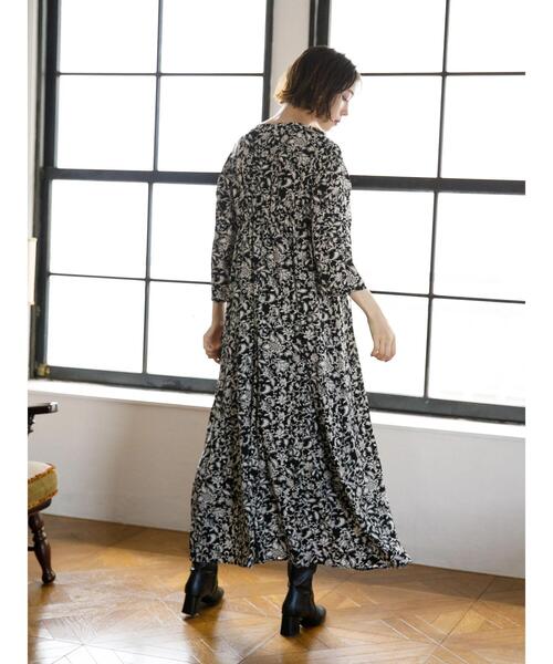 koe（コエ）の「【回収商品】袖ドロスト花柄プリントマキシワンピース*（ワンピース・レディース・ブラック/ネイビー・FREE）」の19枚目の写真