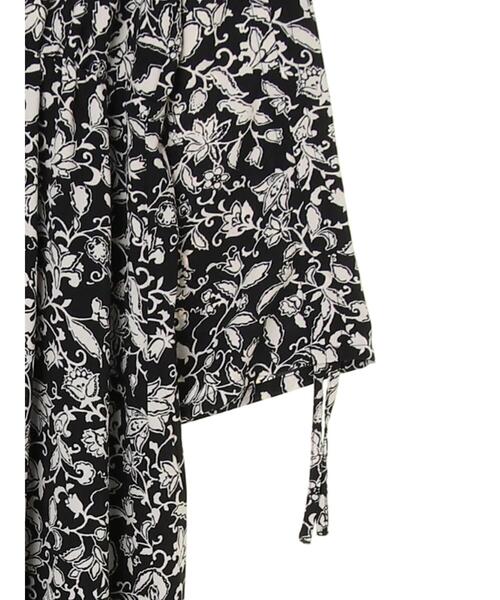 koe（コエ）の「【回収商品】袖ドロスト花柄プリントマキシワンピース*（ワンピース・レディース・ブラック/ネイビー・FREE）」の11枚目の写真