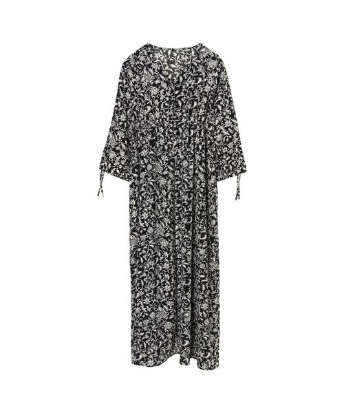 koe（コエ）の「【回収商品】袖ドロスト花柄プリントマキシワンピース*（ワンピース・レディース・ブラック/ネイビー・FREE）」の6枚目の写真