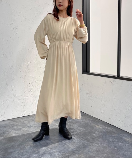 apres jour mignon（アプレジュールミニョン）の「袖ボリュームロングワンピース【ZOZOTOWN限定アイテム】（ワンピース・レディース・アイボリー/ブラック・フリー/X-LARGE）」の5枚目の写真