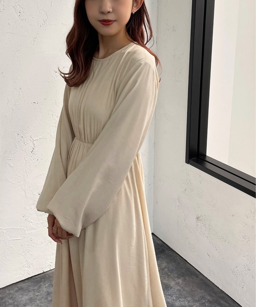 apres jour mignon（アプレジュールミニョン）の「袖ボリュームロングワンピース【ZOZOTOWN限定アイテム】（ワンピース・レディース・アイボリー/ブラック・フリー/X-LARGE）」の16枚目の写真
