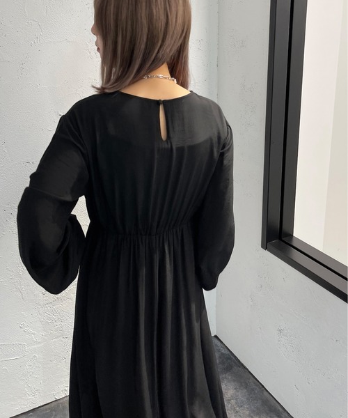 apres jour mignon（アプレジュールミニョン）の「袖ボリュームロングワンピース【ZOZOTOWN限定アイテム】（ワンピース・レディース・アイボリー/ブラック・フリー/X-LARGE）」の10枚目の写真