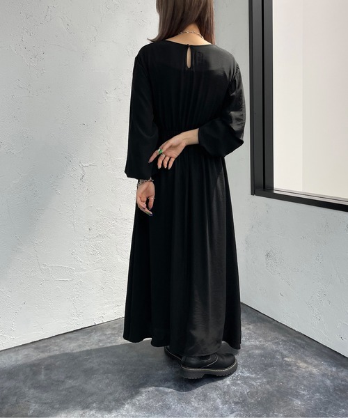 apres jour mignon（アプレジュールミニョン）の「袖ボリュームロングワンピース【ZOZOTOWN限定アイテム】（ワンピース・レディース・アイボリー/ブラック・フリー/X-LARGE）」の12枚目の写真