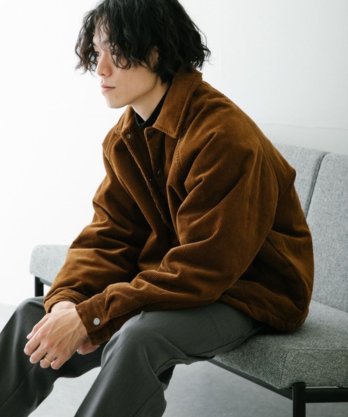 ITEMS URBANRESEARCH（アイテムズ アーバンリサーチ）の「コーデュロイ 中綿コーチジャケット（ダウンジャケット/コート・メンズ・オフホワイト/ブラック/グレー/キャメル・MEDIUM/LARGE）」の16枚目の写真