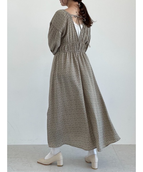 SLURR（スラ―）の「花柄シャーリングワンピース（ワンピース・レディース・ブラック/オフホワイト/イエロー・FREE）」の15枚目の写真