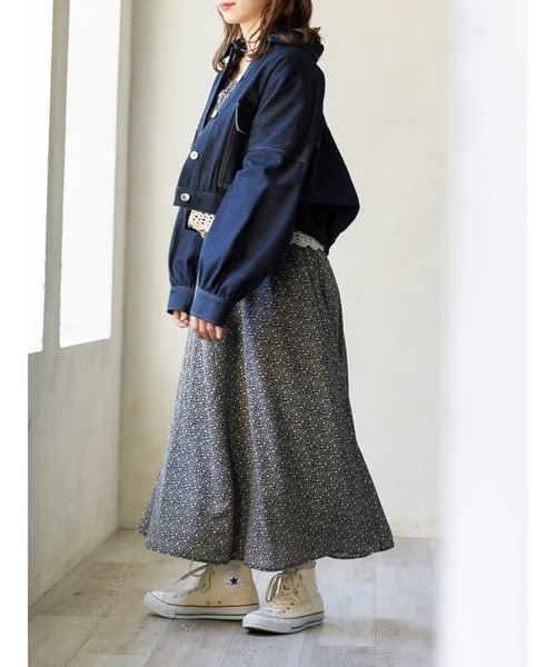 SLURR（スラ―）の「花柄シャーリングワンピース（ワンピース・レディース・ブラック/オフホワイト/イエロー・FREE）」の18枚目の写真