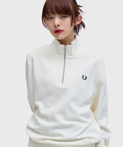 FRED PERRY(フレッドペリー)の「新色先行予約受付中/Half Zip Sweatshirt/フレッドペリーハーフジップスウェット(スウェット・メンズ・ブラック/ネイビー/グレー/ベージュ/グレー系その他/ブルー/グリーン/グレイッシュブルー/カーキ/モカ/ブルー系その他/ライトグレー/グレー系その他2/ブラウン/ブルー系その他2/ブルー系その他3/スモークピンク/チャコールグレー/ブルー系その他4/オフホワイト/バイオレット/ブラウン系その他/オートミール/モスグリーン/ベージュ系その他/グリーン系その他/ブルー系その他5/ネイビー系/ベージュ系その他2/オレンジ/ライトブルー/ベージュ系その他3/グリーン系その他2/ブルー系その他6/グレー系その他3/サックスブルー/ライトオリーブ/ダークブルー/グリーン系その他3/ベージュ系その他4/ダークグリーン/ブルー系その他7/ブラック系その他/ワインレッド/ベージュ系その他5/ブラウン系その他2/ネイビー系1/グリーン系その他5/ベージュ系その他6/ダークグレー/グリーン系その他4/マルーン/ライトベージュ/グリーン系その他6/セージグリーン/グレー系その他4/ブルー系・S/M/L/XL)」の20枚目の写真