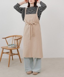 Monocoro toppi（モノコロトッピ）の「オールシーズン大活躍。リネンライクな風合いのあるコットン素材 長さ調節可能2WAYユニセックスエプロン（エプロン）」