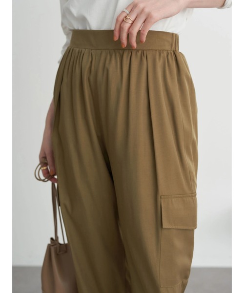 earth music&ecology（アースミュージックアンドエコロジー）の「カーゴパンツ*（カーゴパンツ・レディース・ライトベージュ/カーキ・FREE）」の4枚目の写真