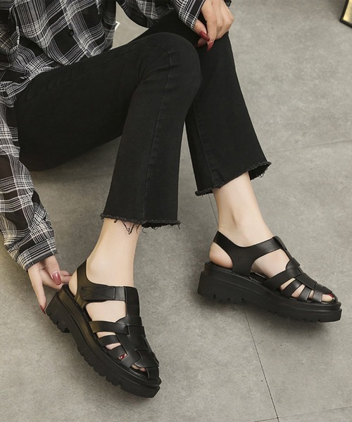 AMOUR BOX（アムールボックス）の「厚底グルカサンダル（サンダル・レディース・ホワイト/ブラック・40/36/37/38/39）」の4枚目の写真