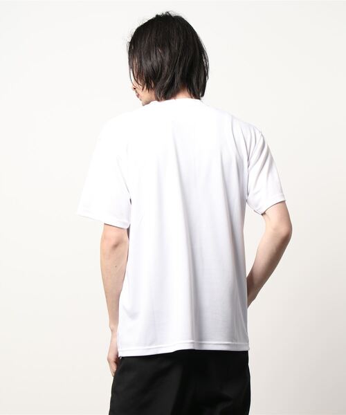 NEW ERA(ニューエラ)の「【NEW ERA】半袖 テック Tシャツ バーチカルロゴ NEW ERA(Tシャツ/カットソー・メンズ・ライム/ホワイト×ブラック/ブラック×ホワイト/ブラック×ライム・S/M/L/XL)」の6枚目の写真