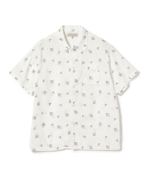 REMI RELIEF（レミレリーフ）の「REMI RELIEF × BEAMS PLUS / 別注 プリント ショートスリーブ シャツ（シャツ/ブラウス・メンズ・チャコールグレー/オフホワイト・SMALL/MEDIUM/LARGE/X-LARGE）」の2枚目の写真