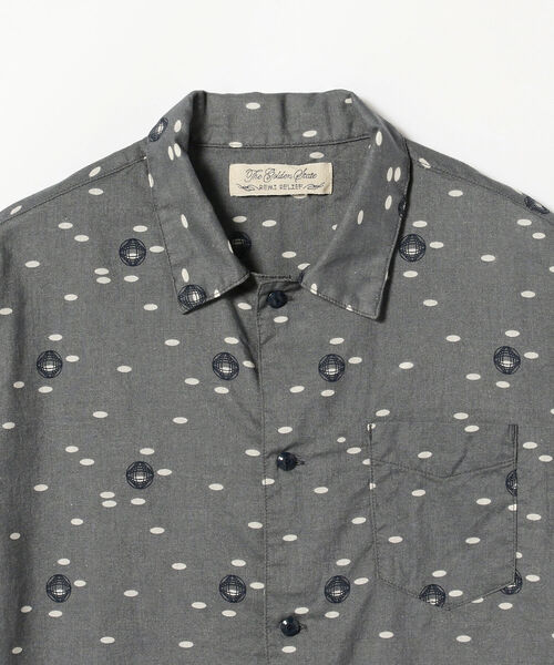 REMI RELIEF（レミレリーフ）の「REMI RELIEF × BEAMS PLUS / 別注 プリント ショートスリーブ シャツ（シャツ/ブラウス・メンズ・チャコールグレー/オフホワイト・SMALL/MEDIUM/LARGE/X-LARGE）」の5枚目の写真