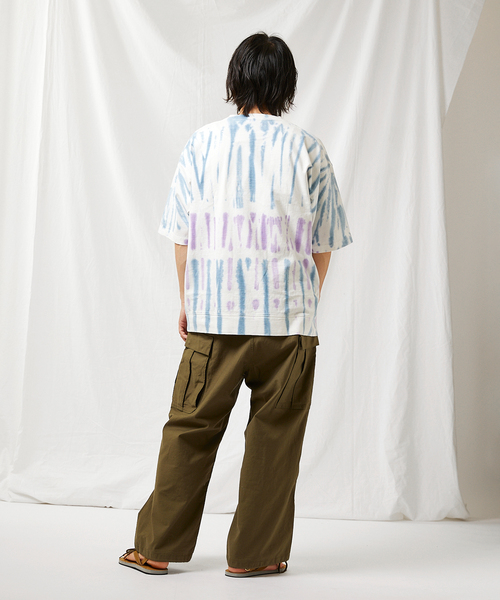JOURNAL STANDARD（ジャーナルスタンダード）の「ムラゾメタイダイ クルーネック ワイド Tシャツ（Tシャツ/カットソー・メンズ・グリーン系その他/レッド系その他/ブルー/イエロー系その他・LARGE/MEDIUM）」の13枚目の写真