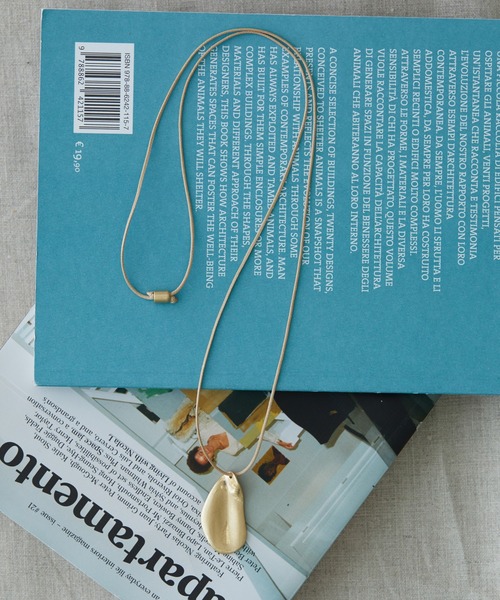 AMERICAN HOLIC(アメリカンホリック)の「スライドーコードメタルトップネックレス(ネックレス・レディース・シルバー/ゴールド・FREE)」の1枚目の写真