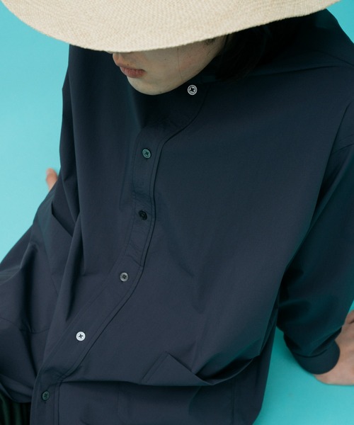 BRICK & SONS(ブリックアンドサンズ)の「CORDURA リラックス バンドカラーシャツ<グレイッシュネイビー>(シャツ/ブラウス・メンズ・ダークネイビー・LL/S/M/L)」の2枚目の写真