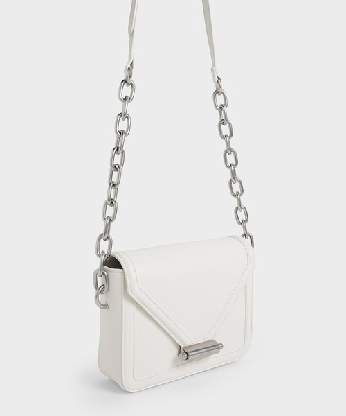 CHARLES & KEITH（チャールズ & キース）の「ローラー エンヴェロープクロスボディバッグ / Lola Envelope Crossbody Bag（ショルダーバッグ・レディース・ブラック/ホワイト/ブラウン系その他3・M）」の5枚目の写真
