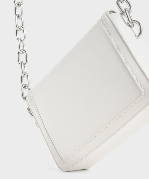 CHARLES & KEITH（チャールズ & キース）の「ローラー エンヴェロープクロスボディバッグ / Lola Envelope Crossbody Bag（ショルダーバッグ・レディース・ブラック/ホワイト/ブラウン系その他3・M）」の7枚目の写真