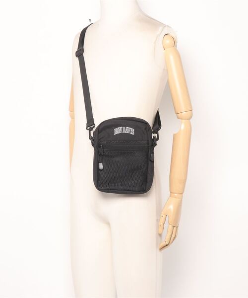 BEN DAVIS（ベンデイビス）の「【BEN DAVIS】カレッジショルダーバッグ（ショルダーバッグ・メンズ・ホワイト×ブラック/グリーン・フリー）」の3枚目の写真