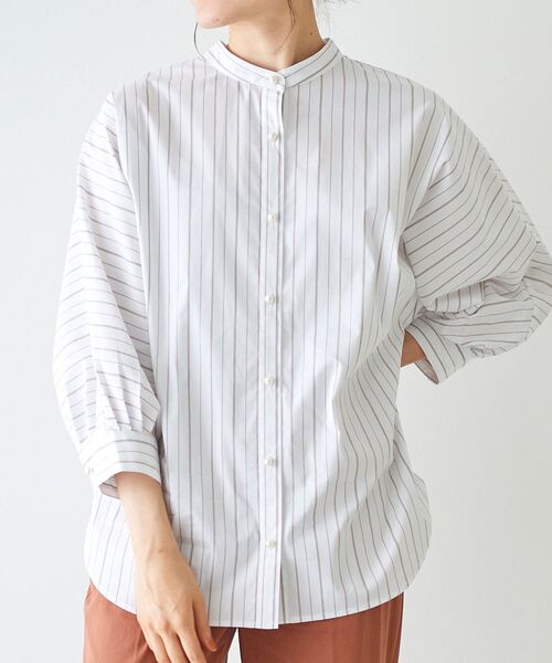 le.coeur blanc（ルクールブラン）の「パールボタンドルマンシャツ（シャツ/ブラウス・レディース・ホワイト系その他/ブルー系その他3/ブルー系その他4・38）」の2枚目の写真