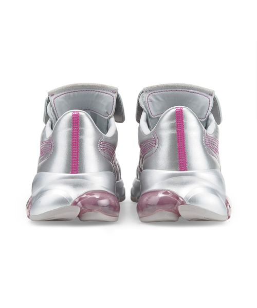 PUMA DUA LIPAコラボ　セルドームキングメタリックスニーカー PUMA（プーマ）の「PUMA プーマ ウィメンズ PUMA x DUA LIPA