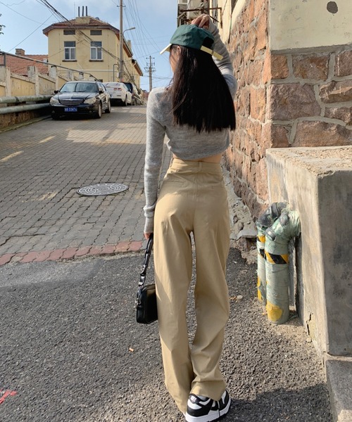 meJane（ミージェーン）の「タック入りシンプルチノパンツ【ZOZOTOWN限定】（チノパンツ・レディース・ベージュ・S/M）」の5枚目の写真