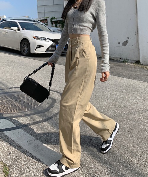 meJane（ミージェーン）の「タック入りシンプルチノパンツ【ZOZOTOWN限定】（チノパンツ・レディース・ベージュ・S/M）」の4枚目の写真