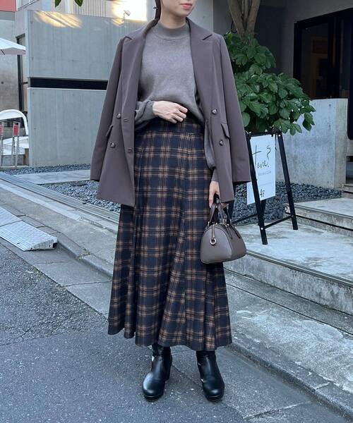 MAJESTIC LEGON(マジェスティックレゴン)の「ボリュームスリーブニット(ニット/セーター・レディース・アイボリー/ブラウン/ブルー/チャコールグレー・MEDIUM)」の12枚目の写真