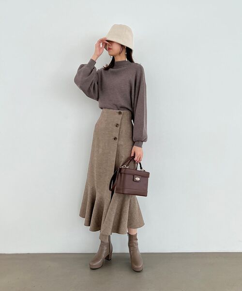 MAJESTIC LEGON(マジェスティックレゴン)の「ボリュームスリーブニット(ニット/セーター・レディース・アイボリー/ブラウン/ブルー/チャコールグレー・MEDIUM)」の19枚目の写真