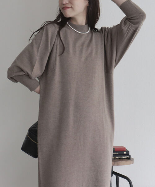 fredy emue（フレディエミュ）の「[新色追加]ボリュームスリーブニットワンピース（ワンピース・レディース・ブラウン/グレー/ブラック/ネイビー・38）」の8枚目の写真
