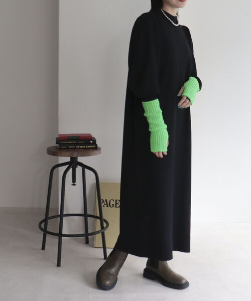 fredy emue（フレディエミュ）の「[新色追加]ボリュームスリーブニットワンピース（ワンピース・レディース・ブラウン/グレー/ブラック/ネイビー・38）」の16枚目の写真