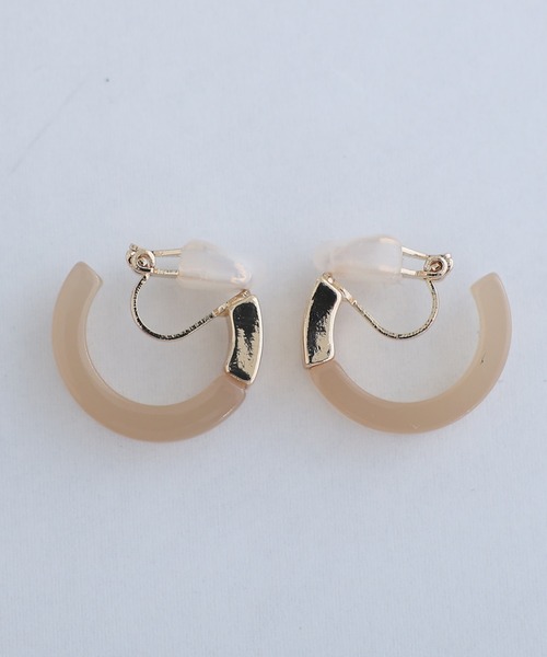 PourVous（プールヴー）の「カラーフープイヤリング 結婚式 同窓会 オケージョン 二次会（イヤリング・レディース・ブラウン/ベージュ/グリーン/ホワイト/グレー・FREE）」の4枚目の写真