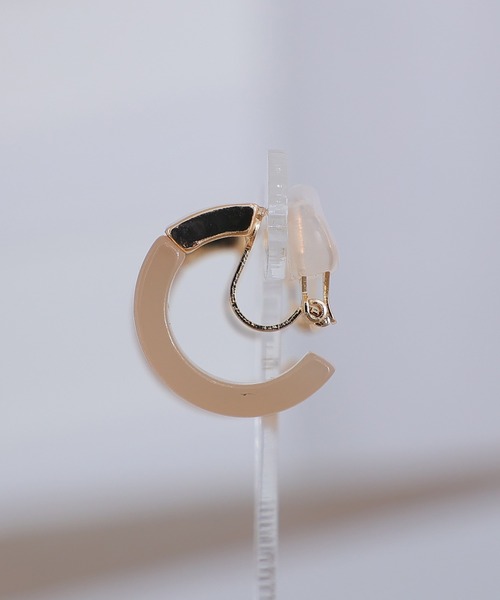 PourVous（プールヴー）の「カラーフープイヤリング 結婚式 同窓会 オケージョン 二次会（イヤリング・レディース・ブラウン/ベージュ/グリーン/ホワイト/グレー・FREE）」の10枚目の写真