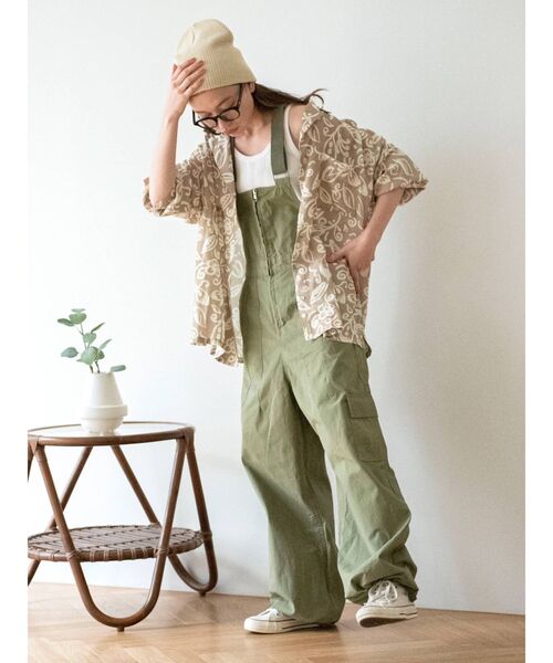 Ungrid(アングリッド)の「リーフ柄開襟シャツ(シャツ/ブラウス・レディース・チャコールグレー/ベージュ・FREE)」の9枚目の写真