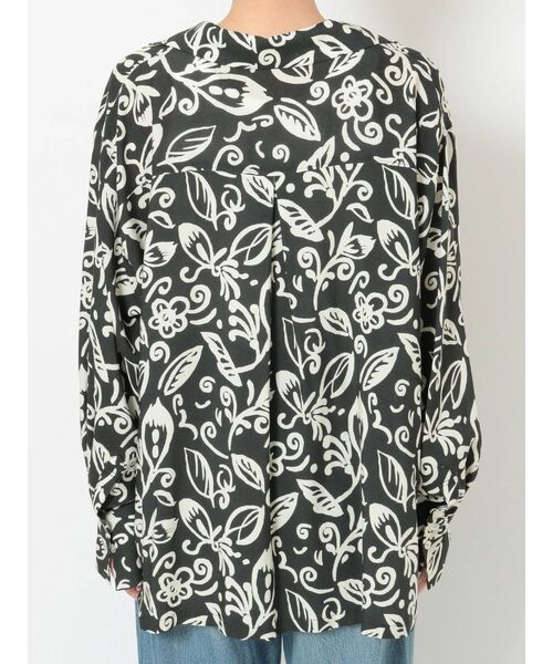 Ungrid(アングリッド)の「リーフ柄開襟シャツ(シャツ/ブラウス・レディース・チャコールグレー/ベージュ・FREE)」の17枚目の写真