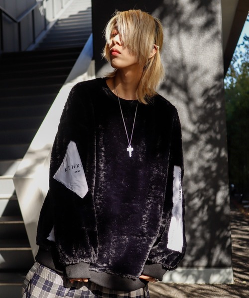 AFYF(エーエフワイエフ)の「AFYF SWEADE PATCH CREW2/ビッグシルエット スウェードパッチクルーネック(スウェット・メンズ・その他1/その他2/ワインレッド/その他/ブラック/ライトグレー/オリーブ/キャメル/ダークグレー/グリーン系その他/ブラック系その他・FREE)」の1枚目の写真