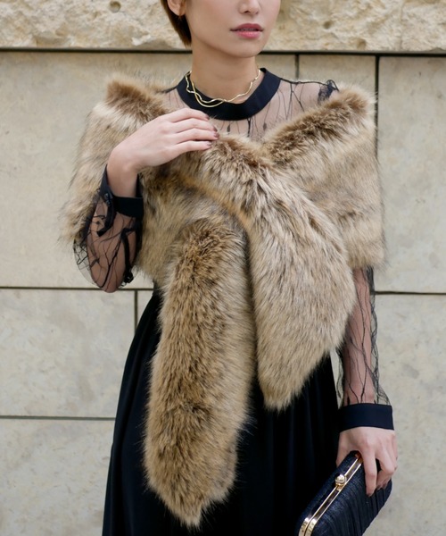My shawty（ﾏｲｼｬｳﾃｨｰ）の「fur shawl（ストール/ショール・レディース・ブラック/グレー/ベージュ系その他/ライトベージュ・FREE）」の13枚目の写真