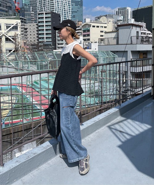 feepur（フェピュール）の「サイドスリットストレートワイドデニム（デニムパンツ・レディース・ブラック/ブルー/サックスブルー・MEDIUM/SMALL）」の4枚目の写真