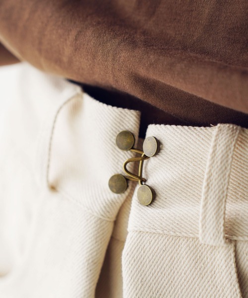 Air Tokyo（エアートウキョー）の「フロントタック ワイドストレート デニムパンツ & カツラギパンツ（チノパンツ・メンズ・アイボリー/インディゴブルー/ブラック・MEDIUM/LARGE）」の4枚目の写真