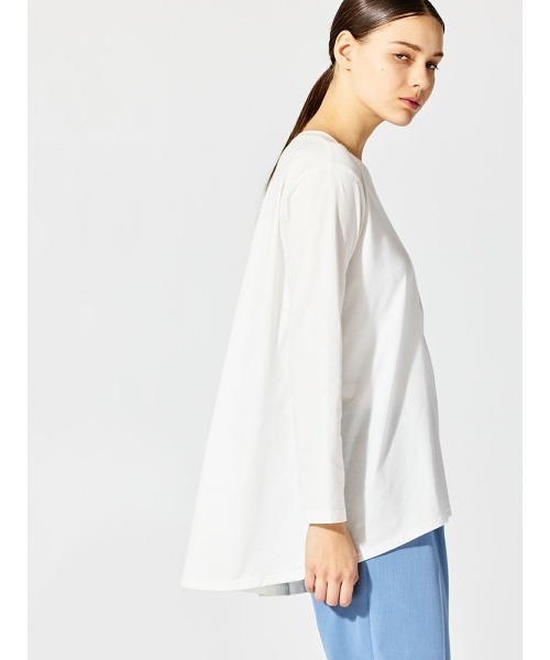 mizuiroind(ミズイロインド)の「mizuiro ind クルーネックAラインチュニックT(Tシャツ/カットソー・レディース・ブラック/グレー/オフホワイト/ブルー/グリーン・FREE)」の3枚目の写真