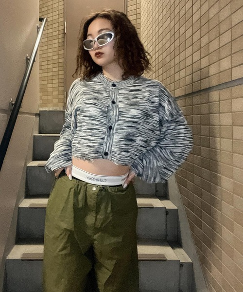 Snap club(スナップクラブ)の「【Snap club】2WAYメランジクロップドカーディガン(カーディガン/ボレロ・レディース・ブラック/レッド/グリーン・FREE)」の2枚目の写真