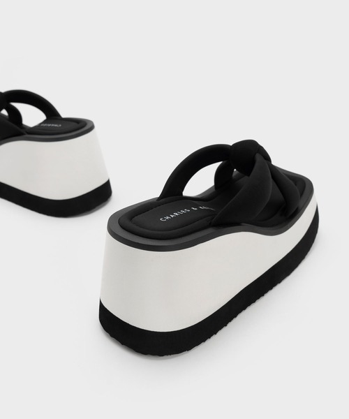 CHARLES & KEITH（チャールズ & キース）の「Tana ターナー