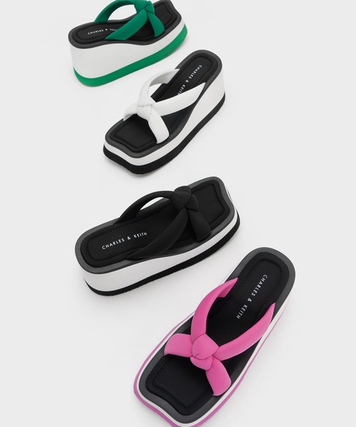 タイムセール中‼️未使用級✨ CHARLES＆KEITH ウエッジサンダル 24 タイムセール中‼️未使用級✨ CHARLES＆KEITH ウエッジサンダル