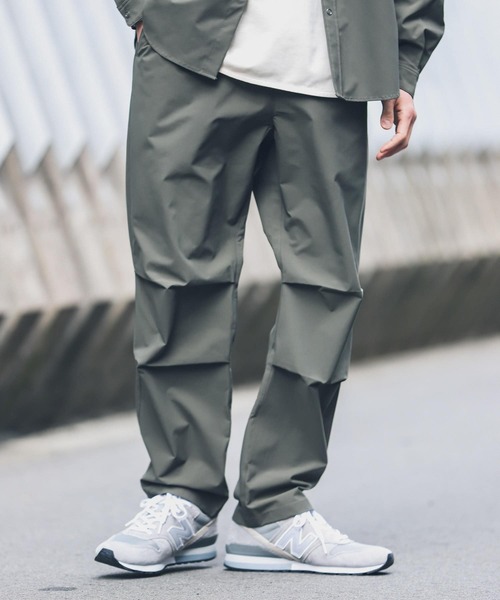 URBAN RESEARCH Sonny Label（アーバンリサーチサニーレーベル）の「『撥水』『セットアップ対応』3Dイージーパンツ（その他パンツ・メンズ・ブラック/カーキ・MEDIUM/LARGE）」の7枚目の写真