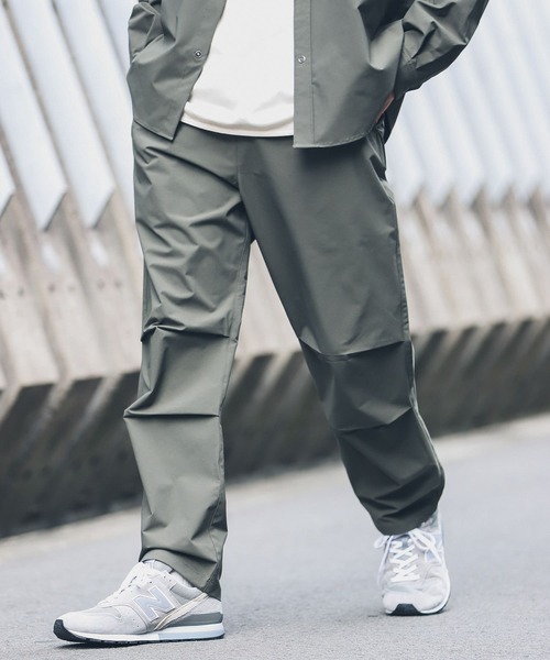 URBAN RESEARCH Sonny Label（アーバンリサーチサニーレーベル）の「『撥水』『セットアップ対応』3Dイージーパンツ（その他パンツ・メンズ・ブラック/カーキ・MEDIUM/LARGE）」の8枚目の写真