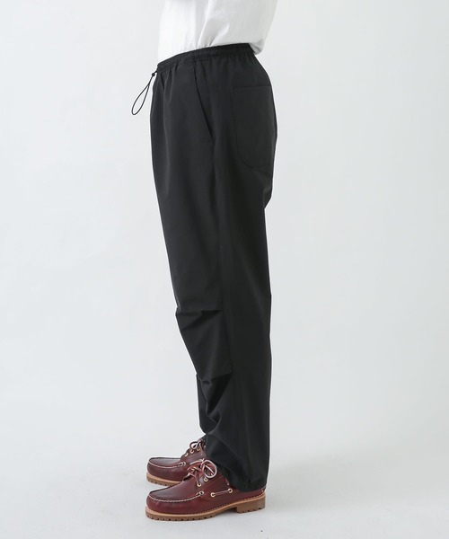 URBAN RESEARCH Sonny Label（アーバンリサーチサニーレーベル）の「『撥水』『セットアップ対応』3Dイージーパンツ（その他パンツ・メンズ・ブラック/カーキ・MEDIUM/LARGE）」の13枚目の写真