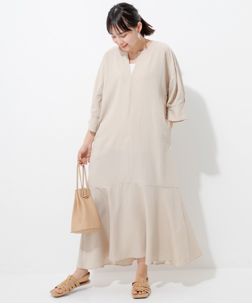 LAVEANGE（ラビアンジェ）の「ボリュームスリーブワンピース（ワンピース・レディース・ブラック/カーキ/アイボリー/ベージュ/ブラウン・M/LL/3L/4L/5L）」の12枚目の写真