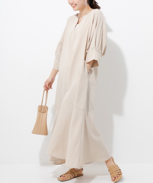 LAVEANGE（ラビアンジェ）の「ボリュームスリーブワンピース（ワンピース・レディース・ブラック/カーキ/アイボリー/ベージュ/ブラウン・M/LL/3L/4L/5L）」の6枚目の写真