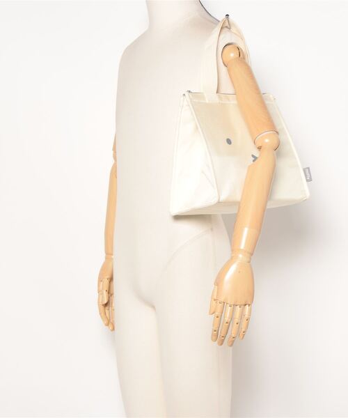 Miffy（ ミッフィー）の「miffy/ミッフィー　保冷ランチトートL おかお（トートバッグ・レディース・ライトグレー/キナリ/ブラック・ONESIZE）」の6枚目の写真